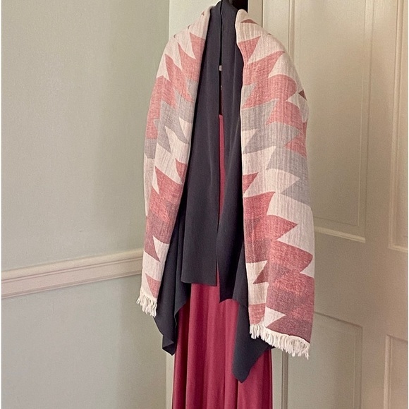 NWT ! Aztec Organic Wrap & Scarf in Red Clay Pink & Gray Reversible Loom Weave - Picture 1 of 16